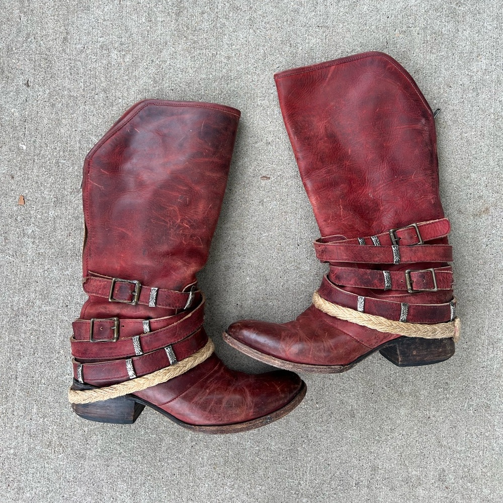 Freebird red drove slinger boots size 9